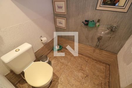 Casa à venda com 243m², 3 quartos e 3 vagasLavabo