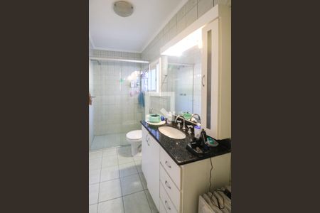 Casa à venda com 243m², 3 quartos e 3 vagasBanheiro 2