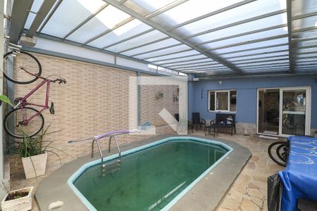 Casa à venda com 243m², 3 quartos e 3 vagasPiscina Coberta