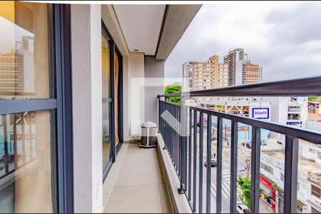 Studio para alugar com 33m², 1 quarto e sem vaga Studio para alugar com 33m², 1 quarto e sem vagaVaranda