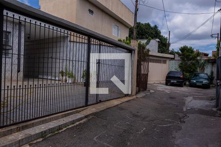 Casa para alugar com 80m², 2 quartos e 3 vagas Casa para alugar com 80m², 2 quartos e 3 vagasFachada