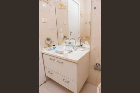 Casa para alugar com 80m², 2 quartos e 3 vagas Casa para alugar com 80m², 2 quartos e 3 vagasBanheiro