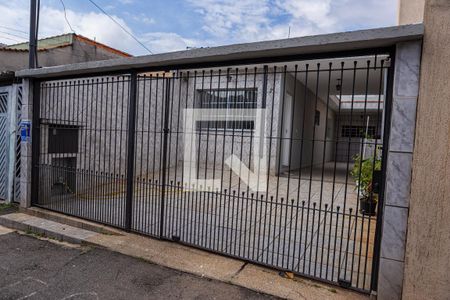 Casa para alugar com 80m², 2 quartos e 3 vagas Casa para alugar com 80m², 2 quartos e 3 vagasFachada