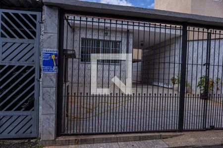 Casa para alugar com 80m², 2 quartos e 3 vagas Casa para alugar com 80m², 2 quartos e 3 vagasFachada