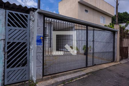 Casa para alugar com 80m², 2 quartos e 3 vagas Casa para alugar com 80m², 2 quartos e 3 vagasFachada