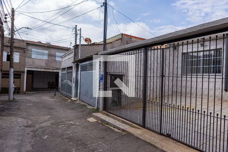 Casa para alugar com 80m², 2 quartos e 3 vagas Casa para alugar com 80m², 2 quartos e 3 vagasFachada