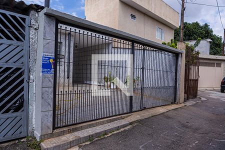 Casa para alugar com 80m², 2 quartos e 3 vagas Casa para alugar com 80m², 2 quartos e 3 vagasFachada