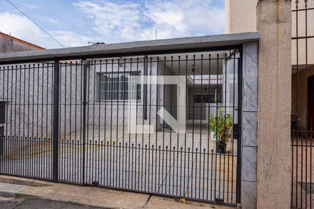 Casa para alugar com 80m², 2 quartos e 3 vagas Casa para alugar com 80m², 2 quartos e 3 vagasFachada