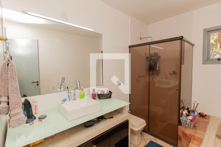 Casa à venda com 299m², 3 quartos e 4 vagas Casa à venda com 299m², 3 quartos e 4 vagasBanheiro da Suíte