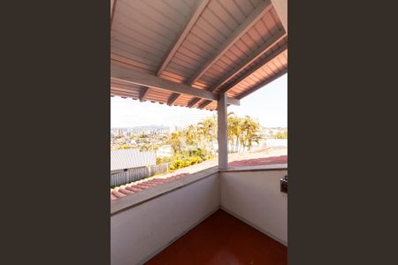 Casa à venda com 299m², 3 quartos e 4 vagas Casa à venda com 299m², 3 quartos e 4 vagasSacada