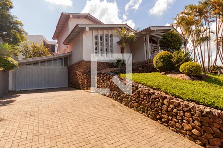 Casa à venda com 299m², 3 quartos e 4 vagas Casa à venda com 299m², 3 quartos e 4 vagasFachada