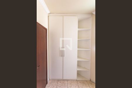 Apartamento à venda com 180m², 5 quartos e 2 vagasQuarto 2