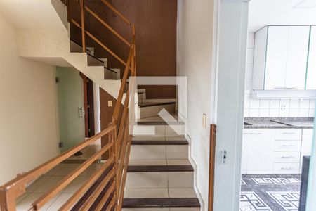 Apartamento à venda com 180m², 5 quartos e 2 vagasEscada de Acesso a Cobertura