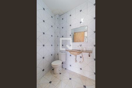Banheiro de casa para alugar com 1 quarto, 40m² em Vila Silviania, Carapicuíba