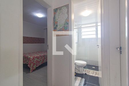 Corredor de apartamento para alugar com 2 quartos, 52m² em Santa Cândida, Curitiba