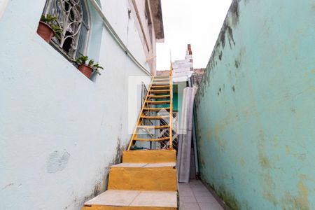 Casa para alugar com 115m², 3 quartos e 1 vaga Casa para alugar com 115m², 3 quartos e 1 vagaEscada