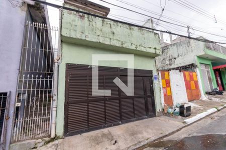 Casa para alugar com 115m², 3 quartos e 1 vaga Casa para alugar com 115m², 3 quartos e 1 vagaFachada