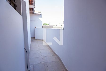 Casa para alugar com 90m², 2 quartos e 1 vagaCorredor Lateral