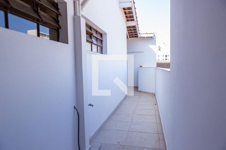 Casa para alugar com 90m², 2 quartos e 1 vagaCorredor Lateral