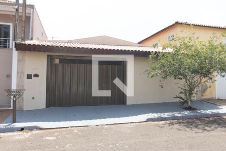 Casa para alugar com 200m², 3 quartos e 3 vagasFachada