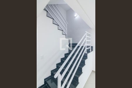 Escada de casa à venda com 2 quartos, 154m² em Vila Cecília Maria, Santo André