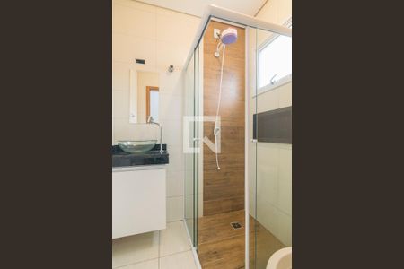 Banheiro da Suite 1 de casa para alugar com 2 quartos, 154m² em Vila Cecília Maria, Santo André