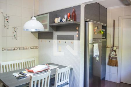 Casa à venda com 285m², 4 quartos e 4 vagasCozinha