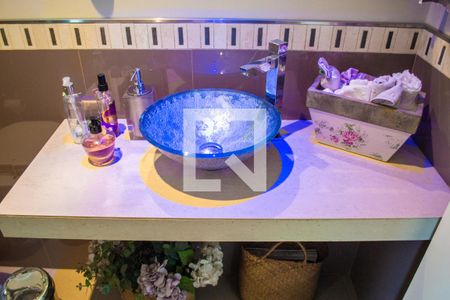 Casa à venda com 285m², 4 quartos e 4 vagasBanheiro 