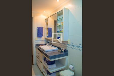 Casa à venda com 285m², 4 quartos e 4 vagasBanheiro 