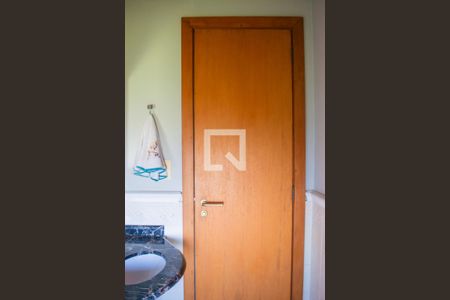 Casa à venda com 285m², 4 quartos e 4 vagasBanheiro 