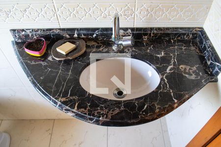 Casa à venda com 285m², 4 quartos e 4 vagasBanheiro 