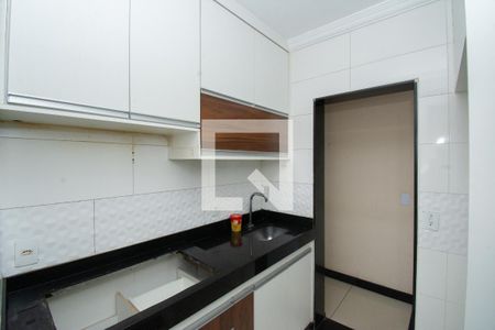 Apartamento à venda com 60m², 3 quartos e 1 vaga Apartamento à venda com 60m², 3 quartos e 1 vagaCozinha e Área de Serviço