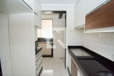 Apartamento à venda com 60m², 3 quartos e 1 vaga Apartamento à venda com 60m², 3 quartos e 1 vagaCozinha e Área de Serviço