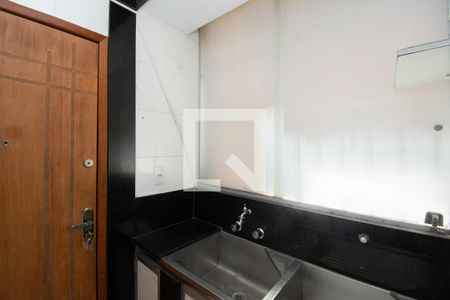 Apartamento à venda com 60m², 3 quartos e 1 vaga Apartamento à venda com 60m², 3 quartos e 1 vagaCozinha e Área de Serviço