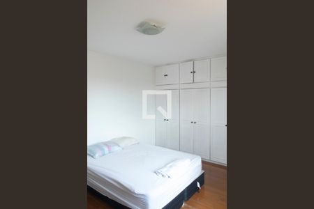 Casa à venda com 250m², 3 quartos e 5 vagas Casa à venda com 250m², 3 quartos e 5 vagasQuarto 3