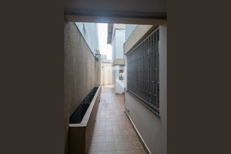 Casa à venda com 250m², 3 quartos e 5 vagas Casa à venda com 250m², 3 quartos e 5 vagasLateral