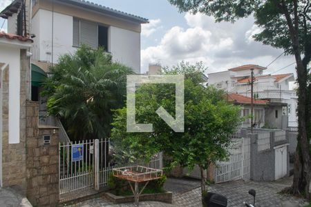 Casa à venda com 250m², 3 quartos e 5 vagas Casa à venda com 250m², 3 quartos e 5 vagasFachada