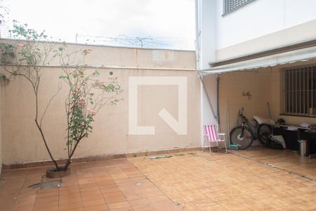 Casa à venda com 250m², 3 quartos e 5 vagas Casa à venda com 250m², 3 quartos e 5 vagasQuintal