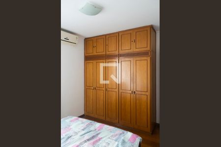 Casa à venda com 250m², 3 quartos e 5 vagas Casa à venda com 250m², 3 quartos e 5 vagasQuarto 2