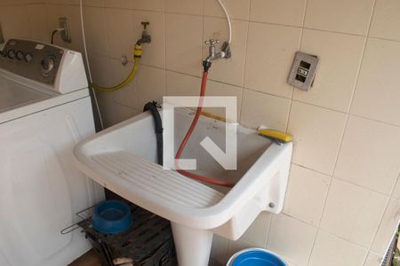 Casa à venda com 250m², 3 quartos e 5 vagas Casa à venda com 250m², 3 quartos e 5 vagasÁrea de Serviço