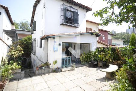 Casa à venda com 200m², 3 quartos e 1 vagaEntrada