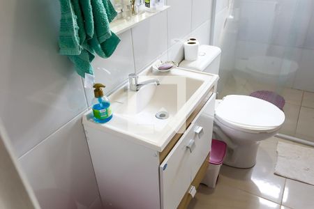 Banheiro de casa para alugar com 1 quarto, 90m² em Parque Residencial Monica, Taboão da Serra