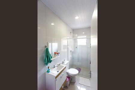 Banheiro de casa para alugar com 1 quarto, 90m² em Parque Residencial Monica, Taboão da Serra