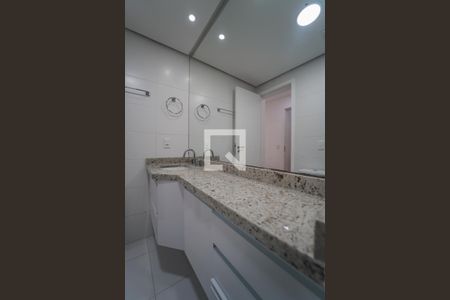 Apartamento à venda com 66m², 2 quartos e 2 vagasBanheiro da Suíte