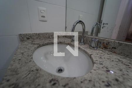 Apartamento à venda com 66m², 2 quartos e 2 vagasBanheiro da Suíte