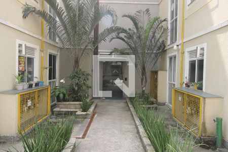 Fachada do bloco de apartamento para alugar com 2 quartos, 52m² em Vila Lage, São Gonçalo