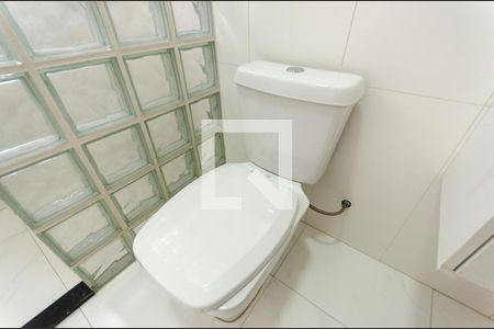 Casa à venda com 400m², 3 quartos e 3 vagas Casa à venda com 400m², 3 quartos e 3 vagasBanheiro