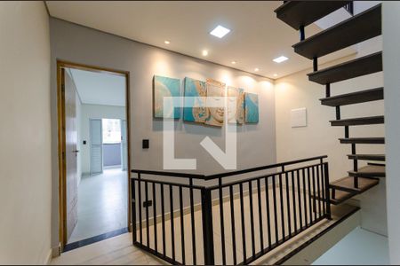 Casa à venda com 400m², 3 quartos e 3 vagas Casa à venda com 400m², 3 quartos e 3 vagasEscada