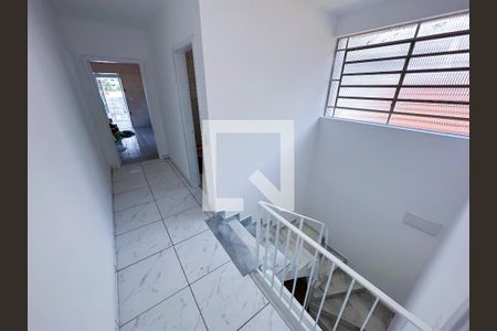 Corredor e Escada de casa para alugar com 2 quartos, 300m² em Vila Leopoldina, São Paulo