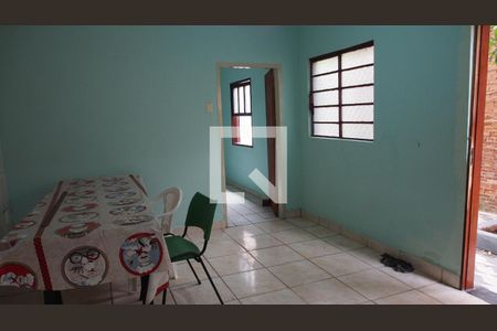 Casa à venda com 313m², 5 quartos e sem vagaSala edícula